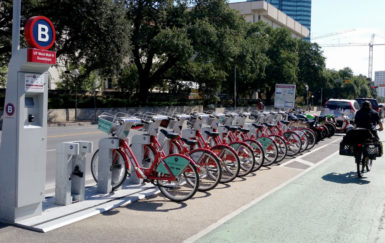City officials’ group: To make bike sharing more equitable, make street safety more equitable
